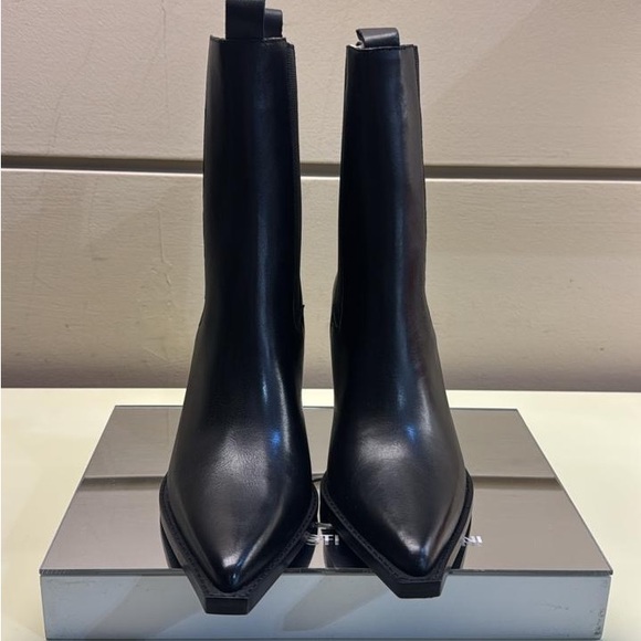 Designer Sleek Black Pointed Leather Wedge Chelsea Boots - Picture 2 of 5
